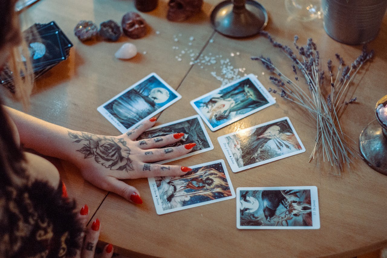 Tarot karte. Photo by Alina Vilchenko.